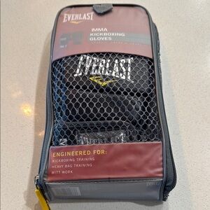 Everlast Black Kickboxing Gloves